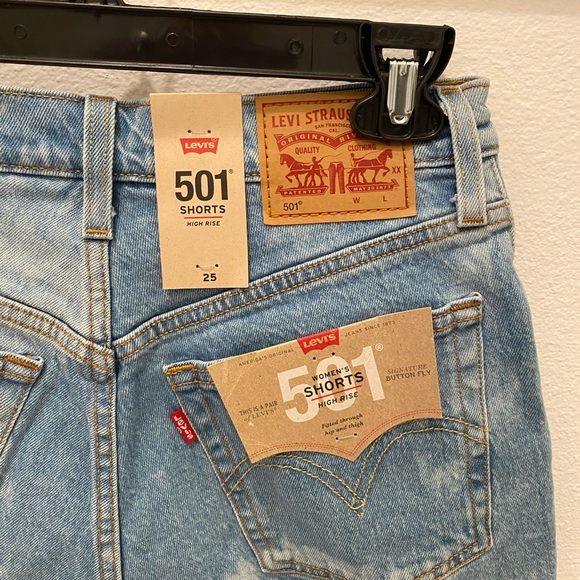 Levi’s Women’s 501 High Rise Bleach Wash Denim Shorts - Waist Size 25 - Picture 5 of 16